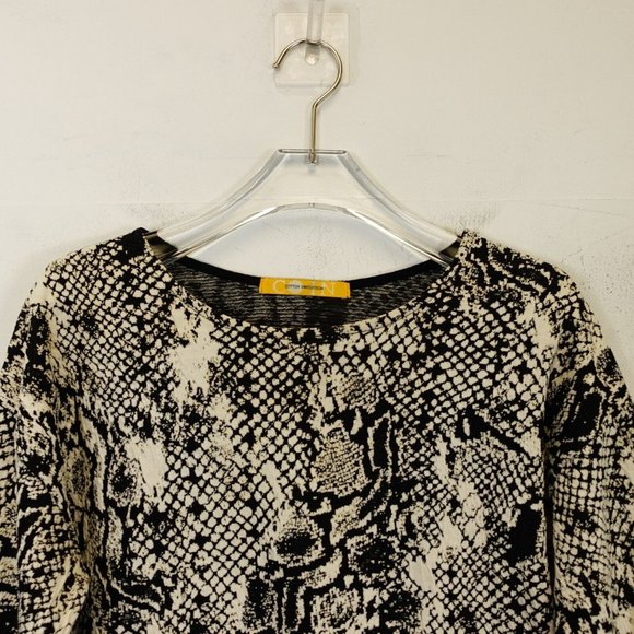 COTTON INNOVATION Women's Cotton White Black Top MEDIUM Snakeskin Short Sleeve - Picture 4 of 10